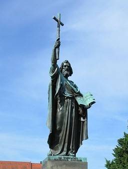 Bonifatiusstatue klein FD.jpg